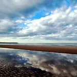 Life Of Filey - Part Of The The Bay Filey Village With Pool, Gym And Direct Access, Pub, Restaurant, Tennis And Meadows Walks *