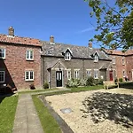 Vakantiehuis Life Of Filey - Part Of The The Bay Filey Village With Pool, Gym And Direct Access, Pub, Restaurant, Tennis And Meadows Walks