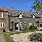 Vakantiehuis Life Of Filey - Part Of The The Bay Filey Village With Pool, Gym And Direct Access, Pub, Restaurant, Tennis And Meadows Walks *