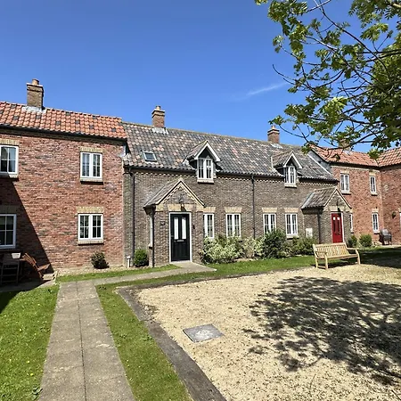 Holiday home Life Of Filey - Part Of The The Bay Filey Village With Pool, Gym And Direct Access, Pub, Restaurant, Tennis And Meadows Walks