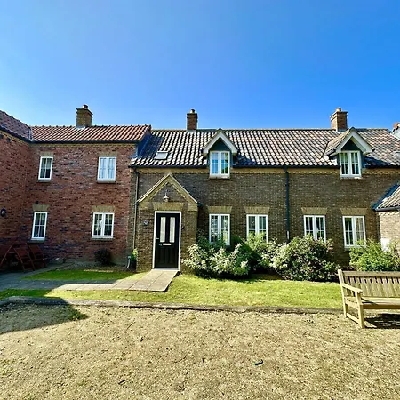 Life Of Filey - Part Of The The Bay Filey Village With Pool, Gym And Direct Access, Pub, Restaurant, Tennis And Meadows Walks Reighton