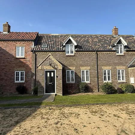 Life Of Filey - Part Of The The Bay Filey Village With Pool, Gym And Direct Access, Pub, Restaurant, Tennis And Meadows Walks * Reighton