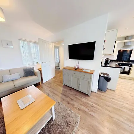 Semesterbostad Life Of Filey - Part Of The The Bay Filey Village With Pool, Gym And Direct Access, Pub, Restaurant, Tennis And Meadows Walks *