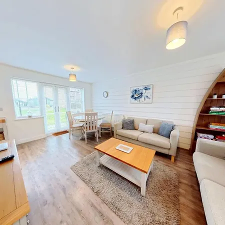 Semesterbostad Life Of Filey - Part Of The The Bay Filey Village With Pool, Gym And Direct Access, Pub, Restaurant, Tennis And Meadows Walks Reighton