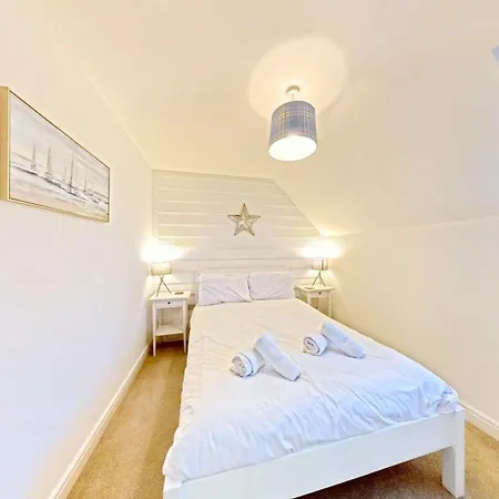 Semesterbostad Life Of Filey - Part Of The The Bay Filey Village With Pool, Gym And Direct Access, Pub, Restaurant, Tennis And Meadows Walks