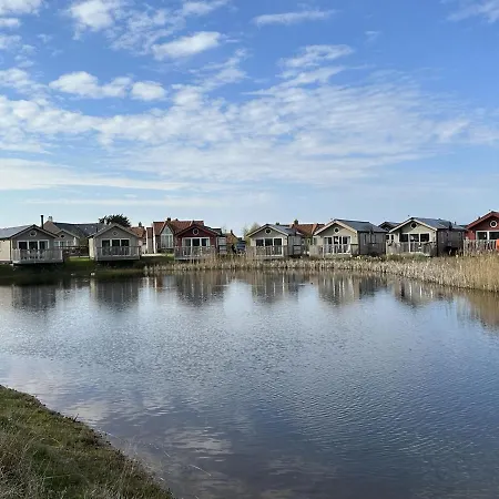 Ferienhaus Life Of Filey - Part Of The The Bay Filey Village With Pool, Gym And Direct Access, Pub, Restaurant, Tennis And Meadows Walks Reighton